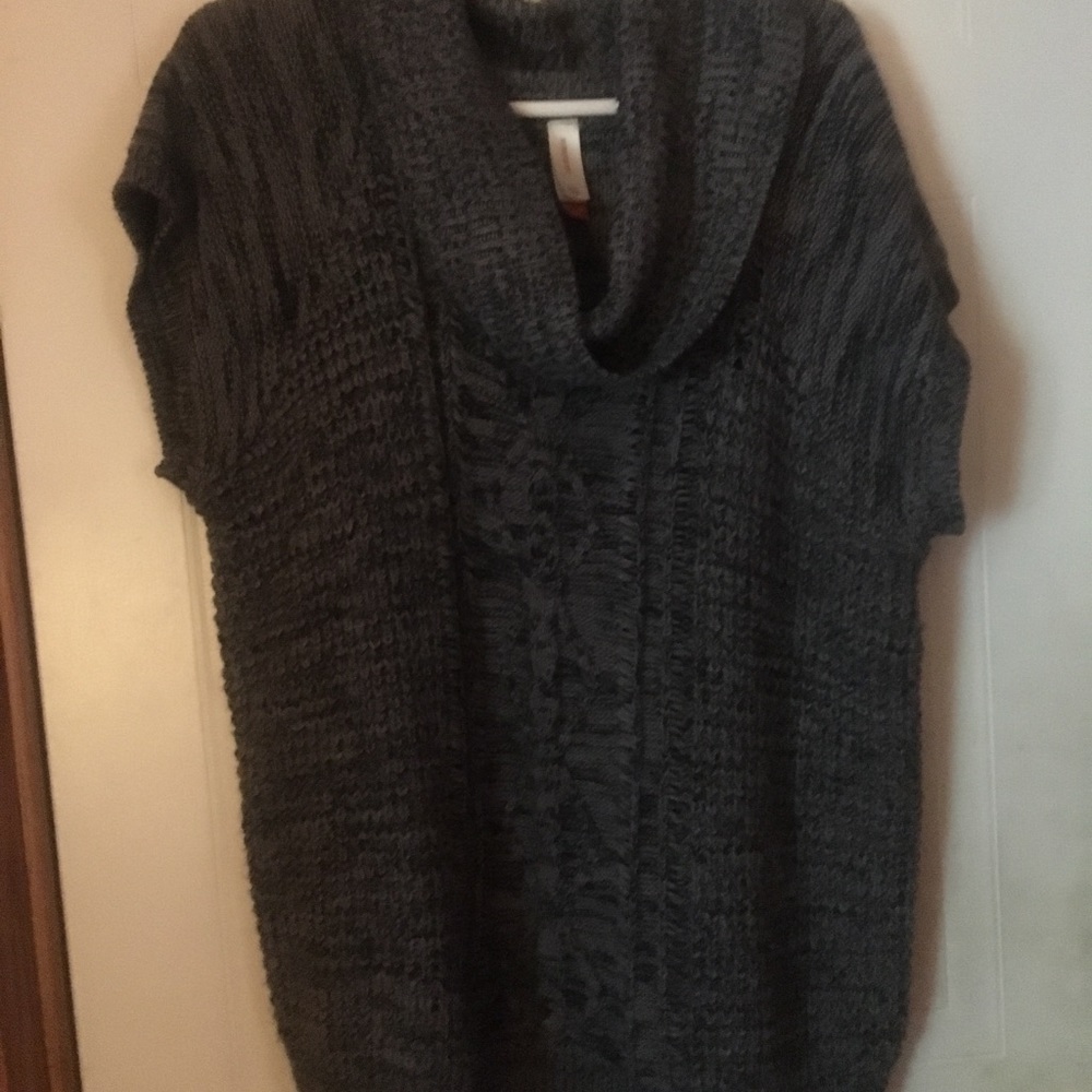 Short sleeved cowl neck sweater